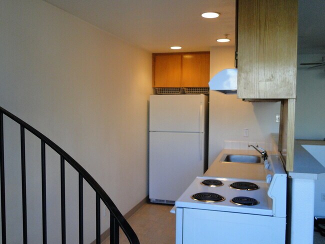 Building Photo - 6205 SE 92nd Ave