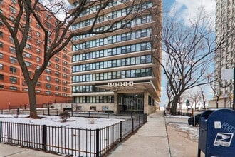 Building Photo - 5801 N Sheridan Rd