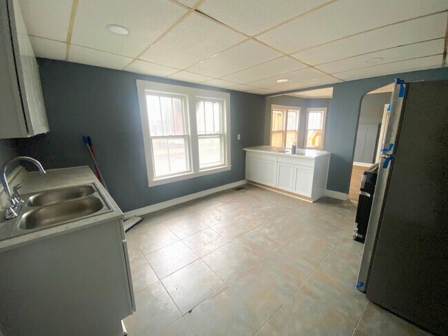 Building Photo - 528 Chenango St