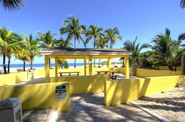 Building Photo - 1391 S Ocean Blvd