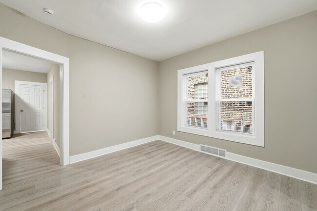 Building Photo - 1217 N Harding Ave