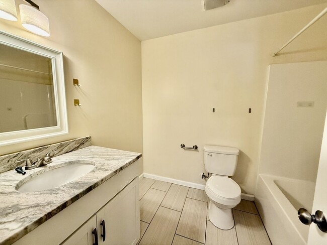 Building Photo - Beautiful 2018-built 4-bedroom 3.5 bath home in sought-after Westhaven!