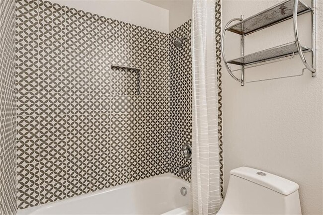 Building Photo - 1504 Weatherford Dr