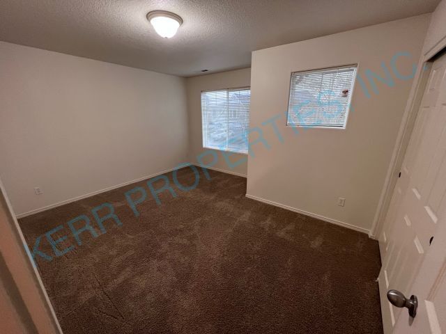 Building Photo - 4 Bd / 2.5 Bth - Central A/C - Attached Ga...