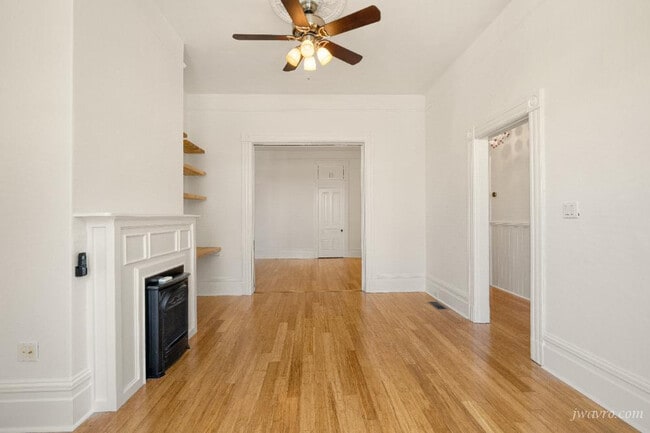 Building Photo - 814 22nd St