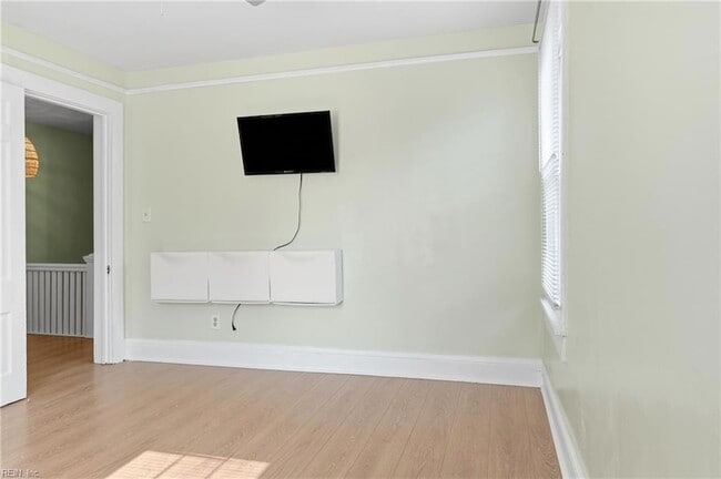 Building Photo - 920 Oaklawn Ave