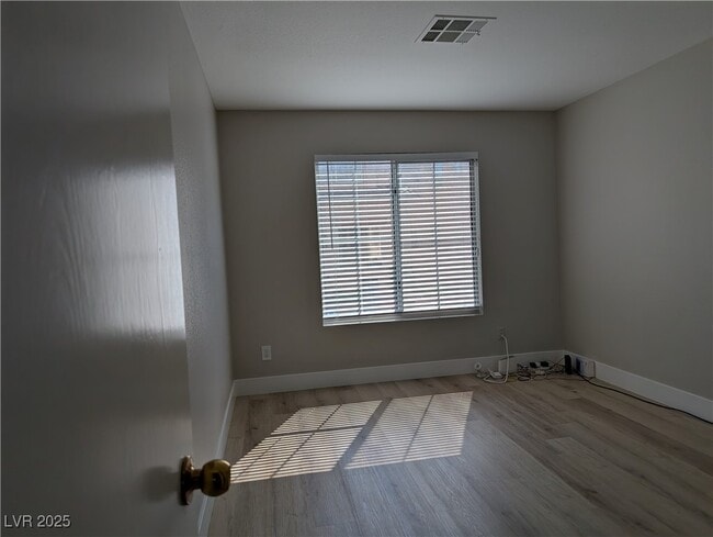 Building Photo - 9575 Belle Fountain Ave