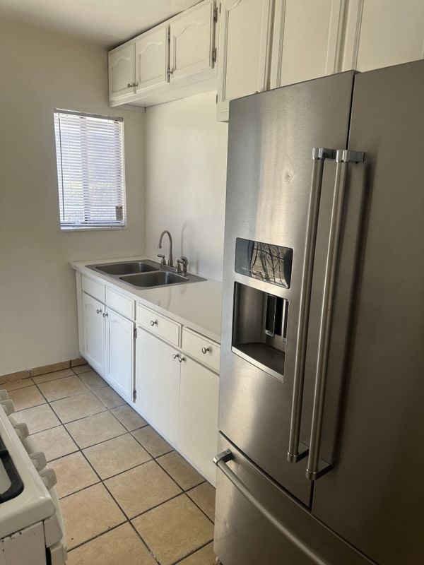 Building Photo - 934 W 71st St