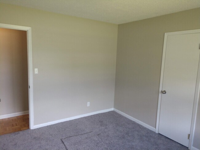 Bedroom 3 - 486 Saddle Club Rd