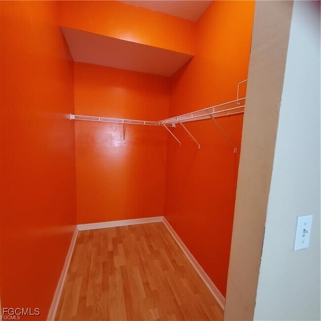 Building Photo - 3616 Pine Oak Cir