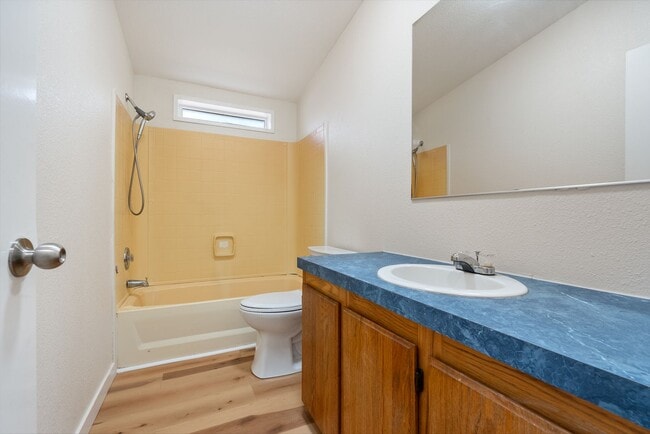 Building Photo - 6422 SE 144th Ln