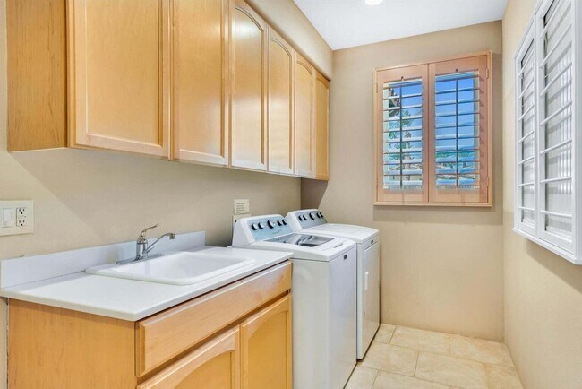 Building Photo - 48470 Casita Dr