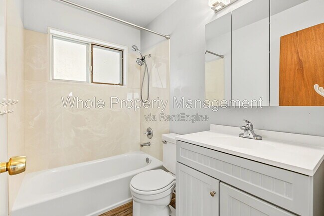 Building Photo - 1406 E 108th Pl