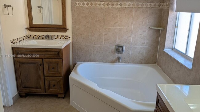 Building Photo - 202 W Forest Oak Cir