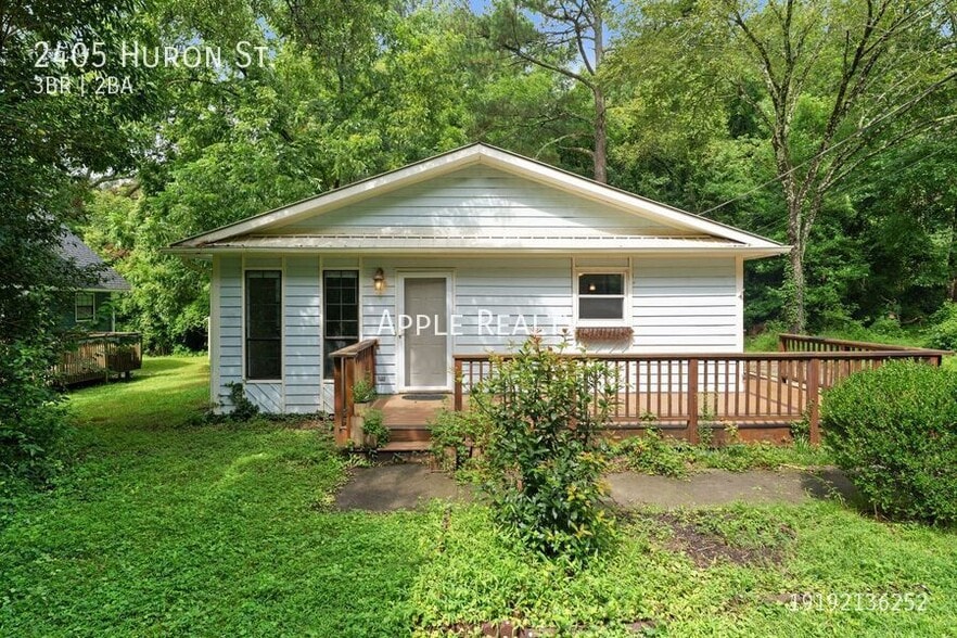 Primary Photo - 2405 Huron St