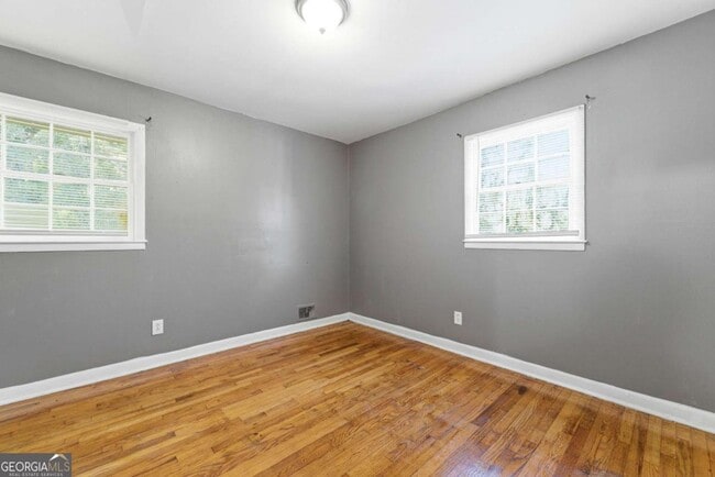 Building Photo - 1961 Valley Ridge Dr SW