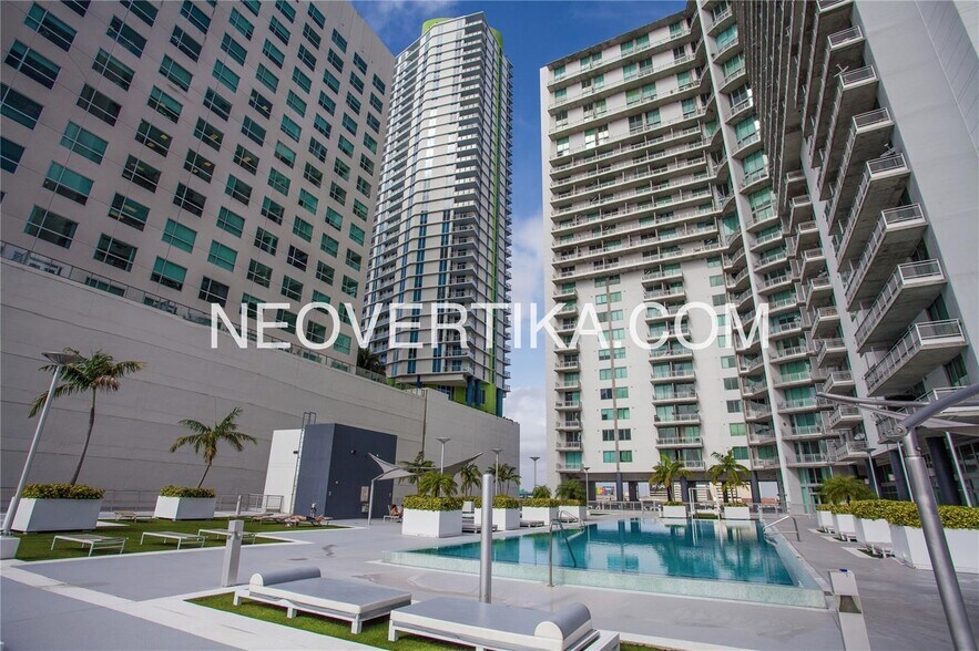 Building Photo - 690 SW 1st Ct