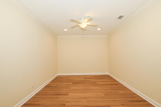 Building Photo - 7033 Willow Pine Way