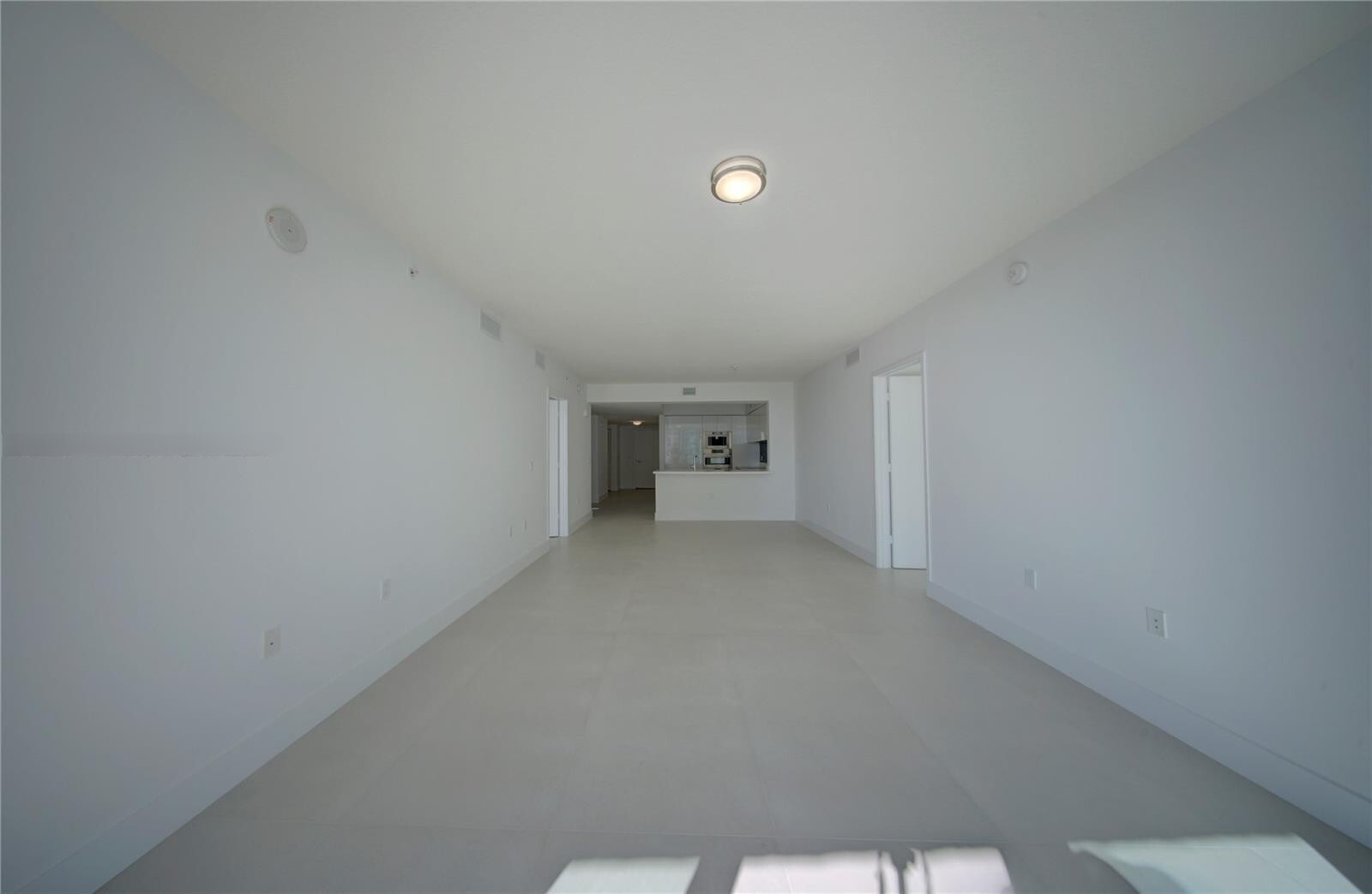 Building Photo - 300 Sunny Isles Blvd