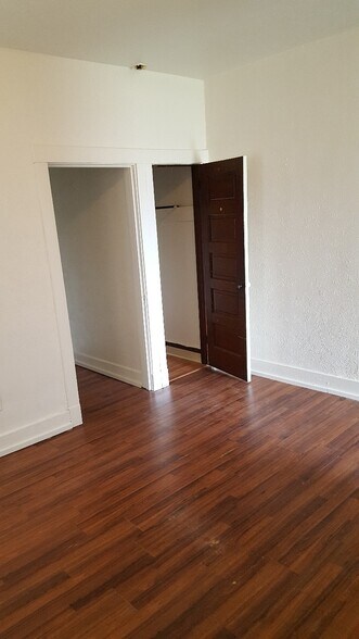 Building Photo - 2118 Bedford Ave