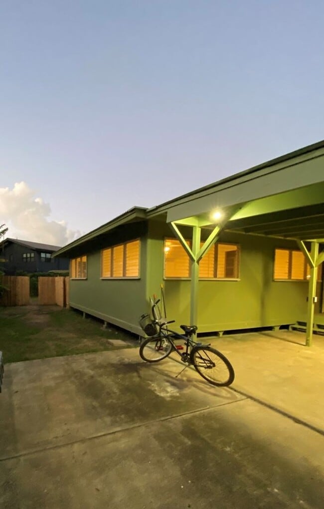 Primary Photo - 3 Bedroom 2 Bath home in Hanalei w/Media Room