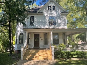 Building Photo - 508 W Elm St