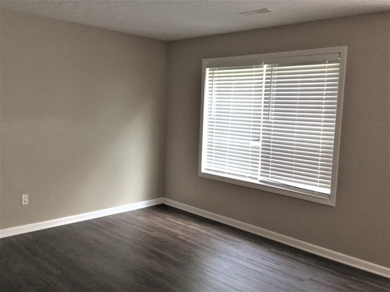 Building Photo - 6560 Black Forest Ct