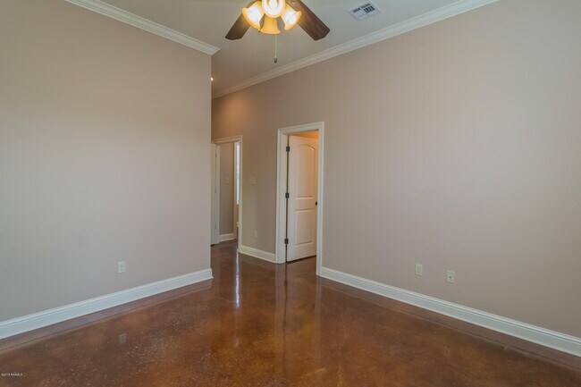 Building Photo - 145 Treasure Cove