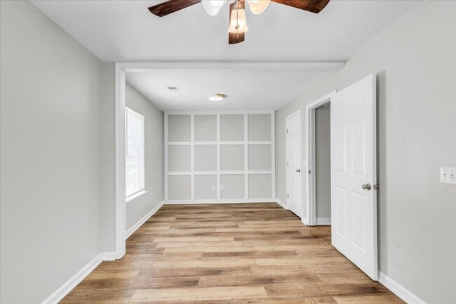 Building Photo - Perfectly Located 3 Bed, 2 Bath Home in Li...
