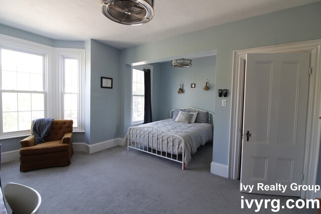 Building Photo - 196 Dorchester St