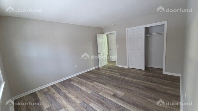 Building Photo - 208 Columbus St