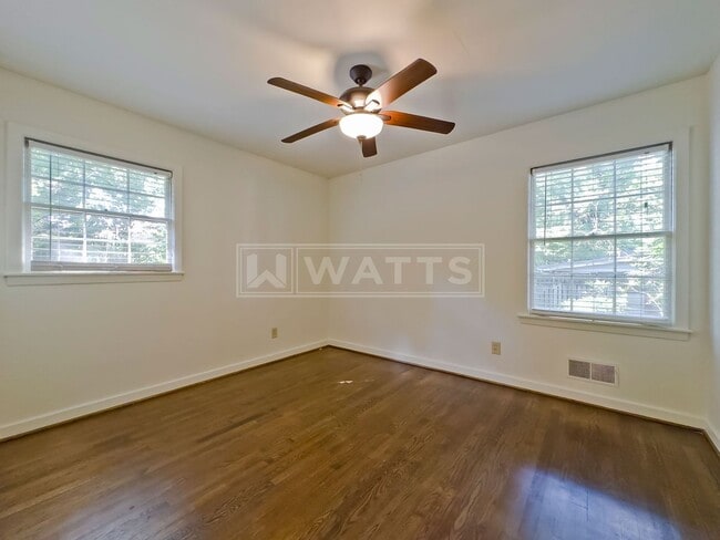 Building Photo - Classic 3-Bed, 2-Bath Ranch Style Home in Crestline