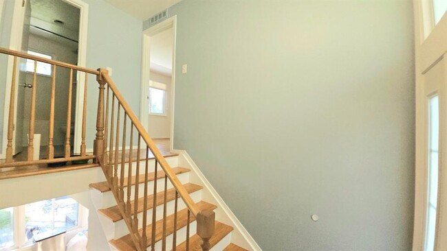Building Photo - 1730 Traver Rd