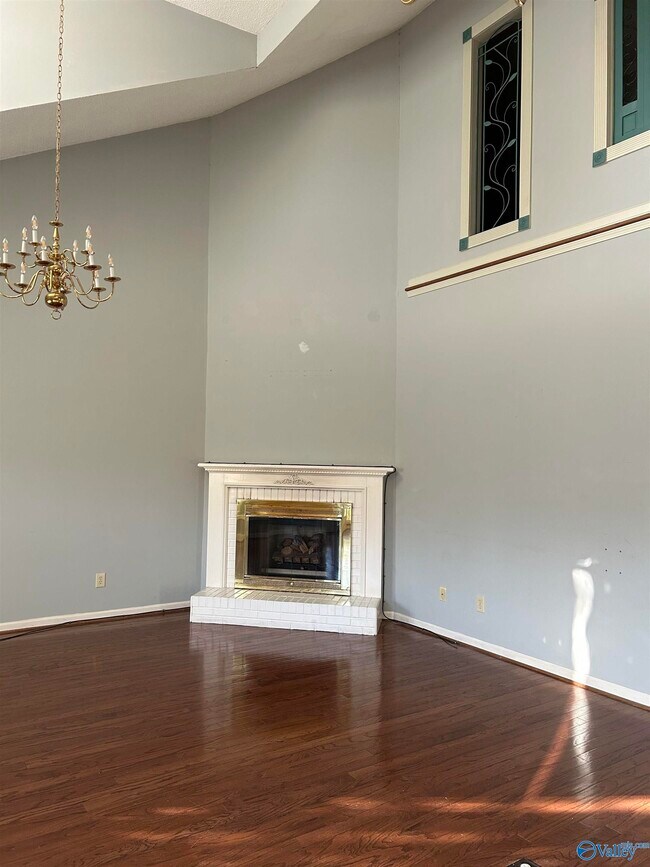 Building Photo - 1532 River Bend Pl SE