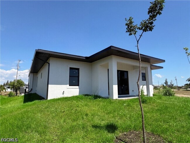 Building Photo - 2726 NW 41st Pl