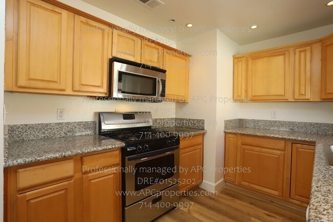 Building Photo - 7704 Elmdale Way