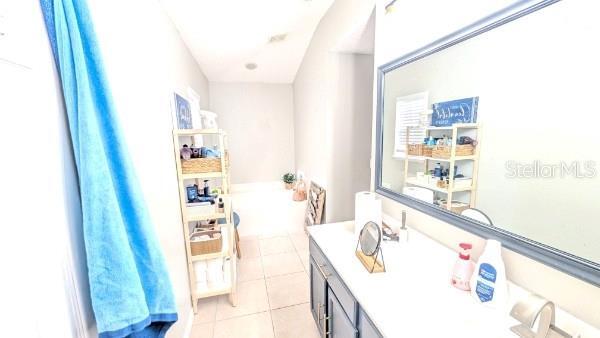 Building Photo - 106 Royalty Cir