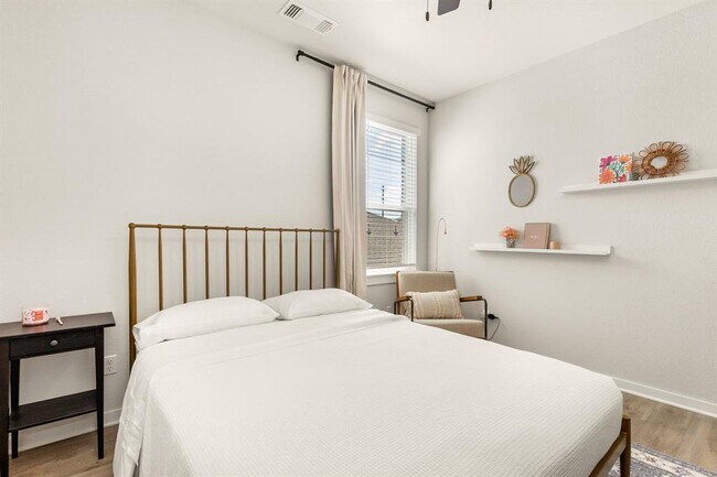 Building Photo - 12600 Purple Prairie Ln