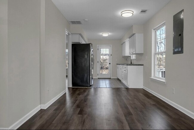 Building Photo - 3806 Dorsey Ave