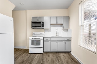 Building Photo - 2945 Walbrook Ave