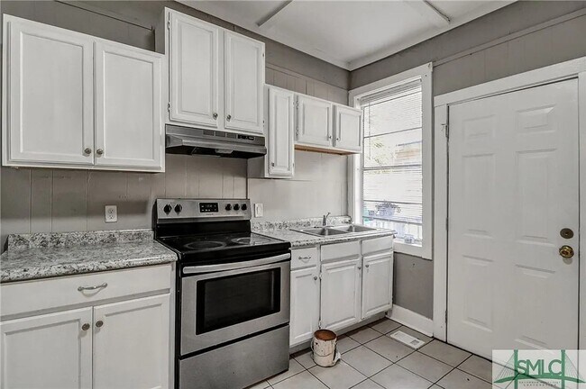Building Photo - 1710 Lennox Ct