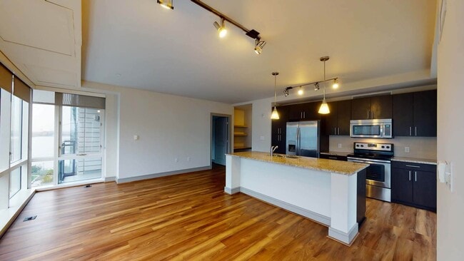 Building Photo - 121 Seaport Blvd