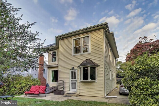 Building Photo - 19 Maryland Ave