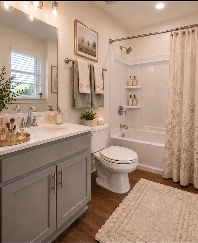 Building Photo - Self-tour this home in person with the Rently Tours App!