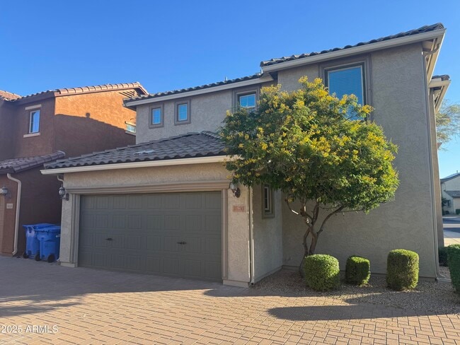 Building Photo - 3670 E Zachary Dr