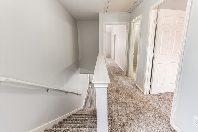 Building Photo - 1722 Redwing Bluff Dr