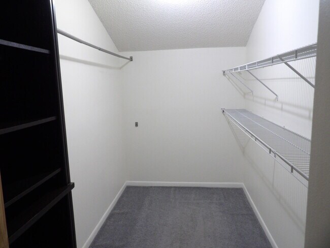 Building Photo - 604 Sea Pine Way