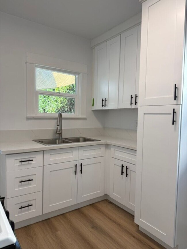 Building Photo - Jannsen Property