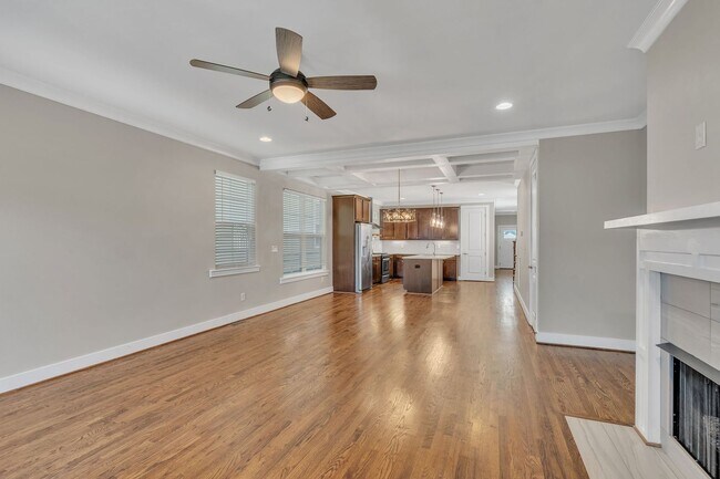 Building Photo - 4 BR with amenities in The Nations~