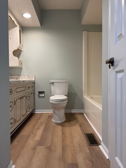 Building Photo - 1316 Oriole Dr